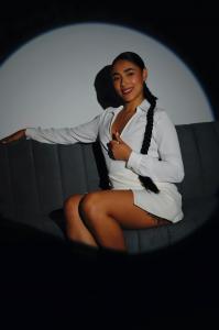 613492175: Chica busca chico en Ibiza