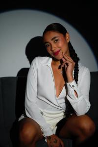 613492175: Chica busca chico en Ibiza