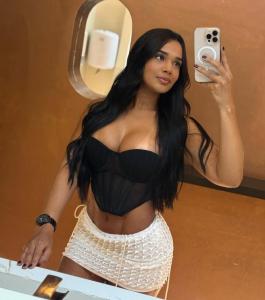 613364885: Chica busca chico en Málaga