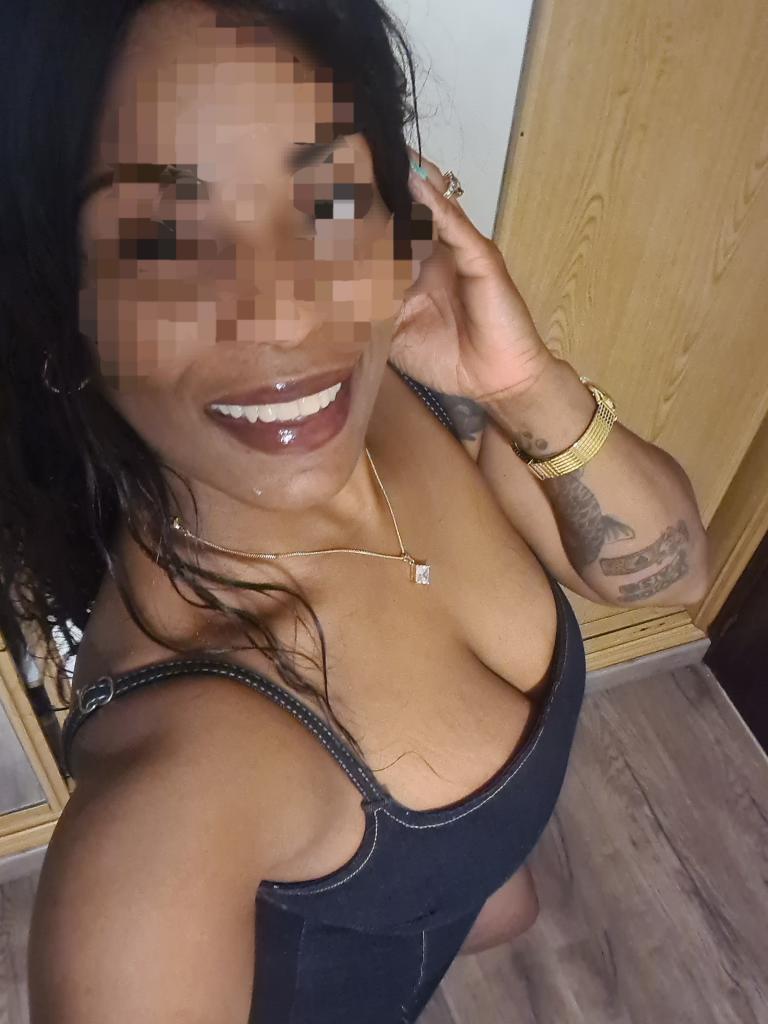 Chica busca chico en Ceuta: 