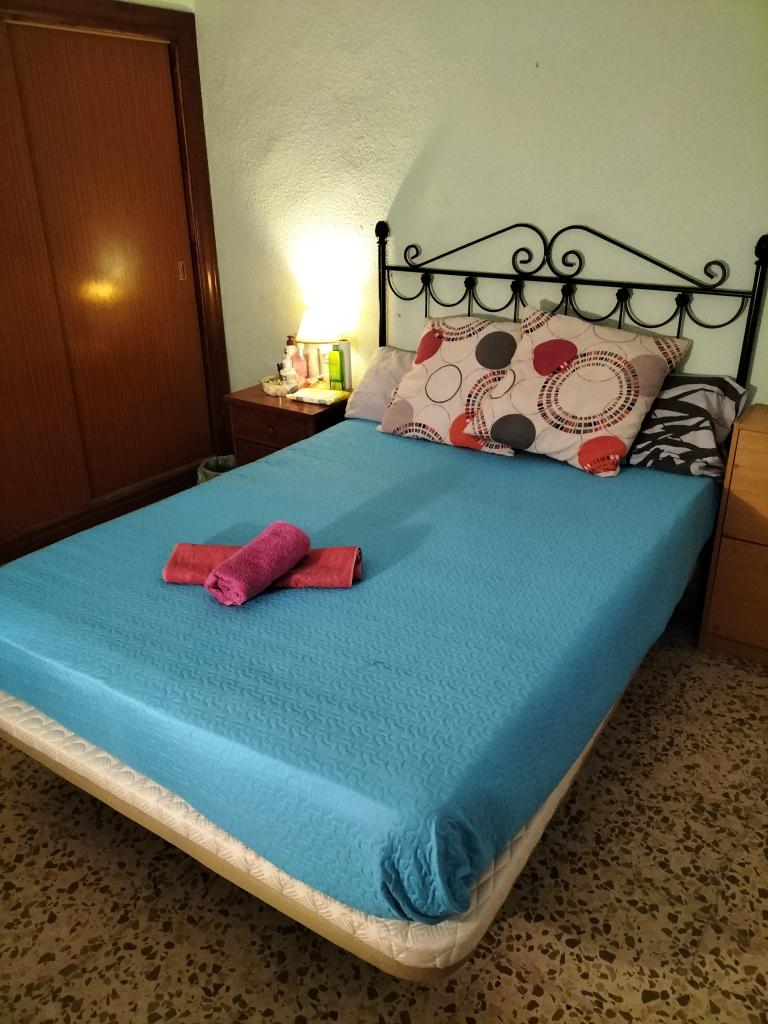 Chica busca chico en Granada: 