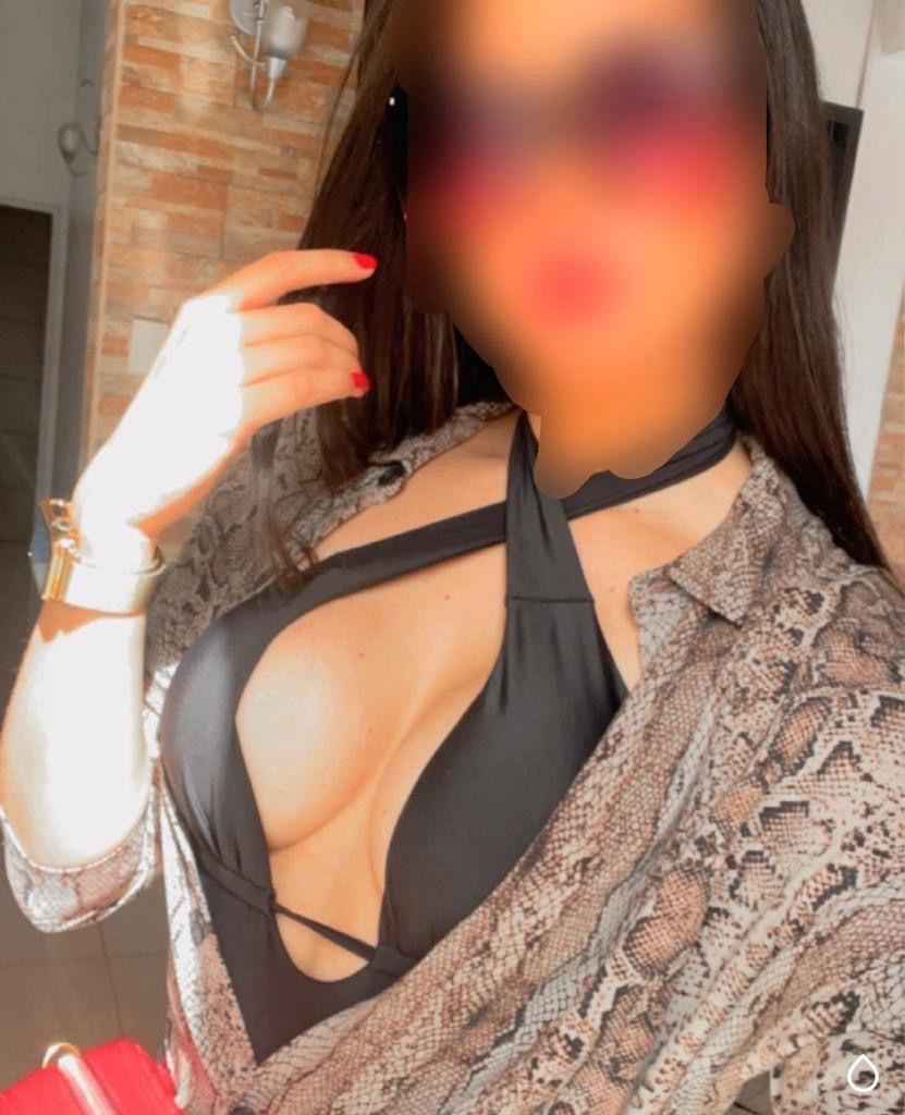 Chica busca chico en Huelva: 