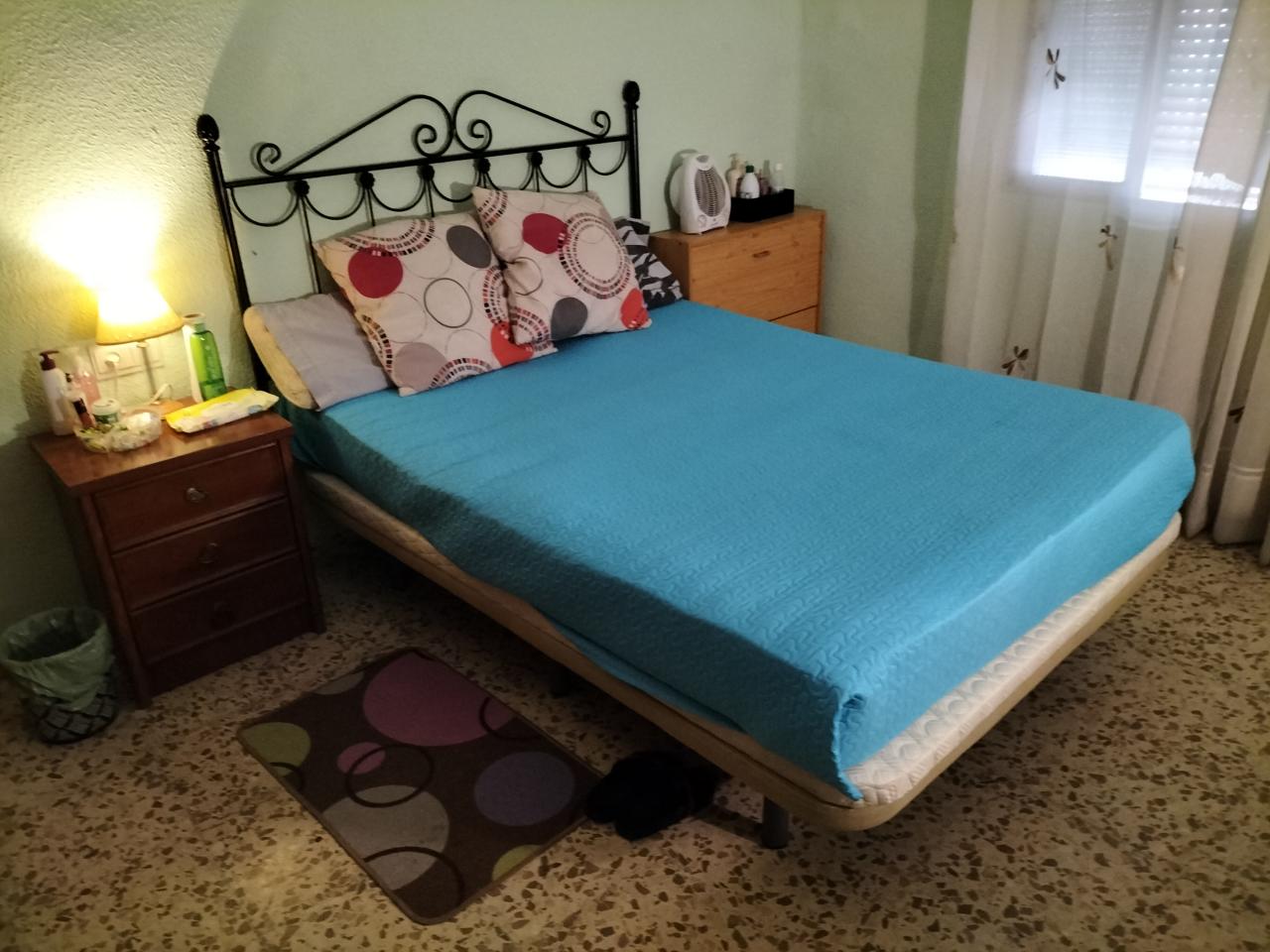 Chica busca chico en Granada: 