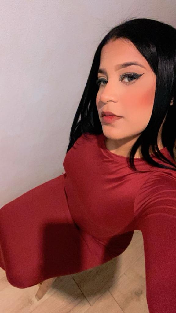 Chica busca chico en Almería: Chica busca chico