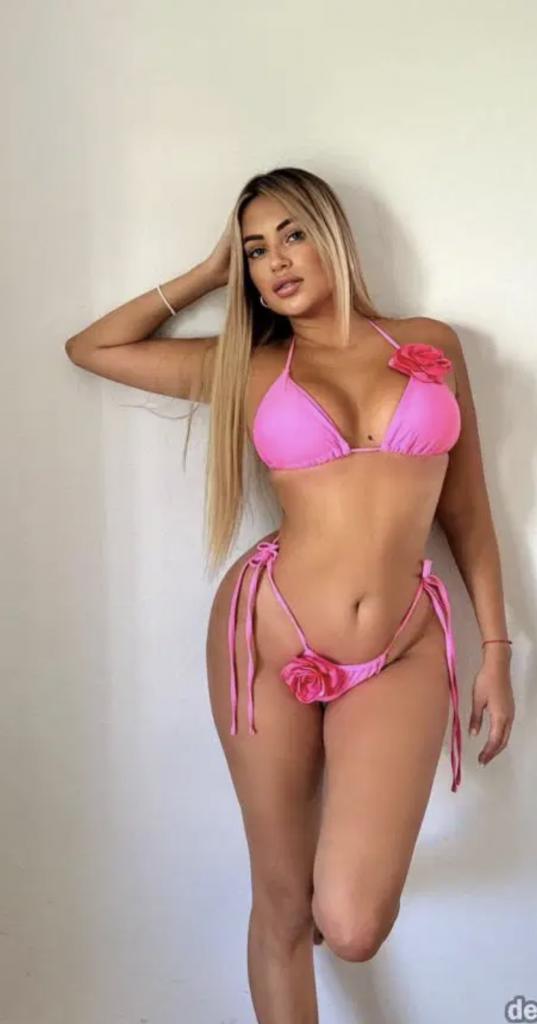 Chica busca chico en Ibiza: 