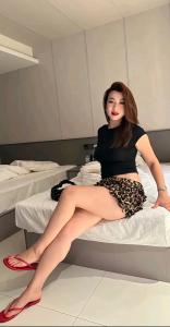 632957041: Chica busca chico en Madrid