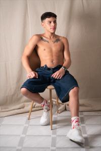 677499836: Chico busca chica en Madrid