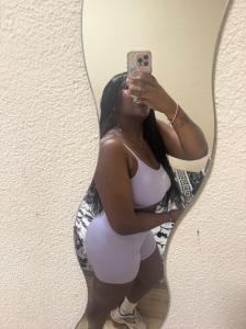 613854905: Chica busca chico en Madrid