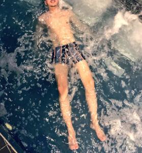 640210023: Chico busca chica en Sevilla