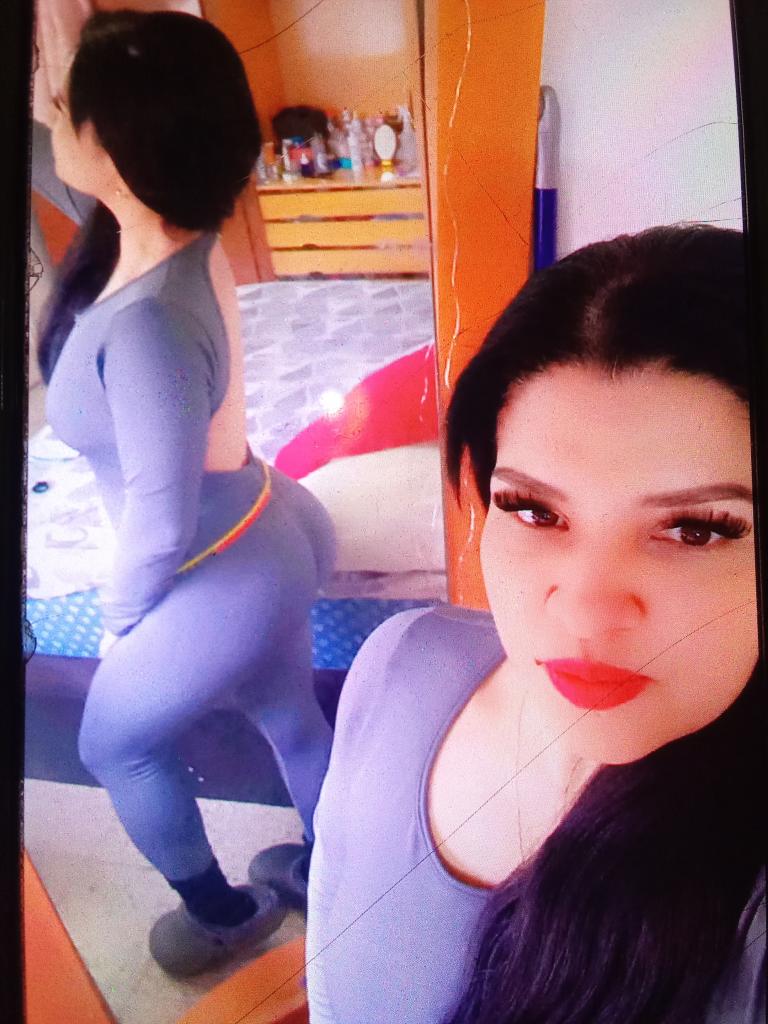 Chica busca chico en Menorca: Chica busca chico