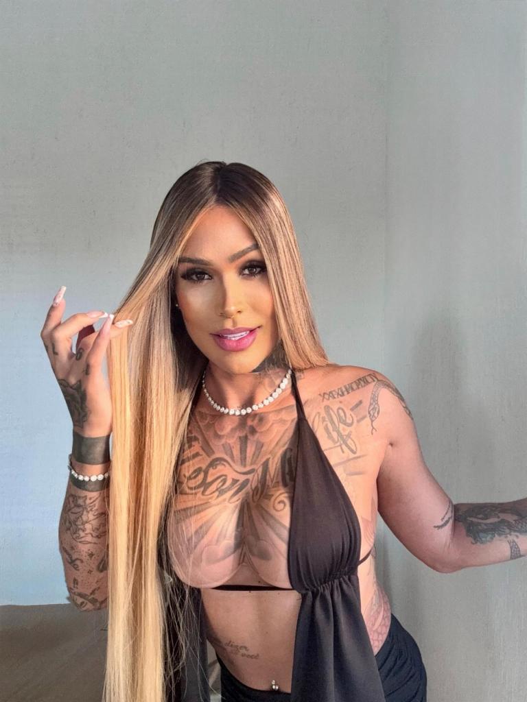 613360843: Transexual en Pontevedra