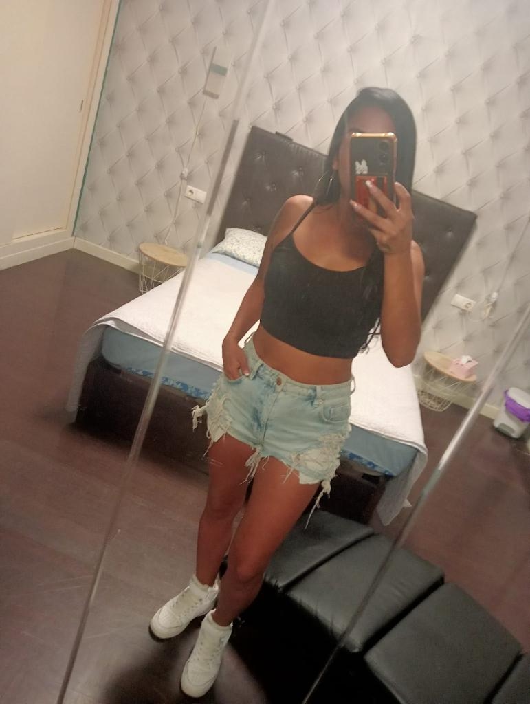 Chica busca chico en Granada: 