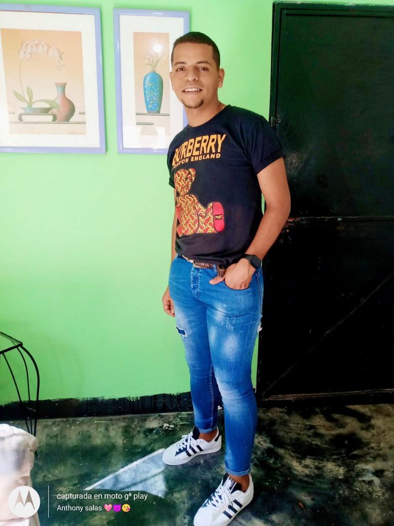 624774360: Chico busca chica en Madrid