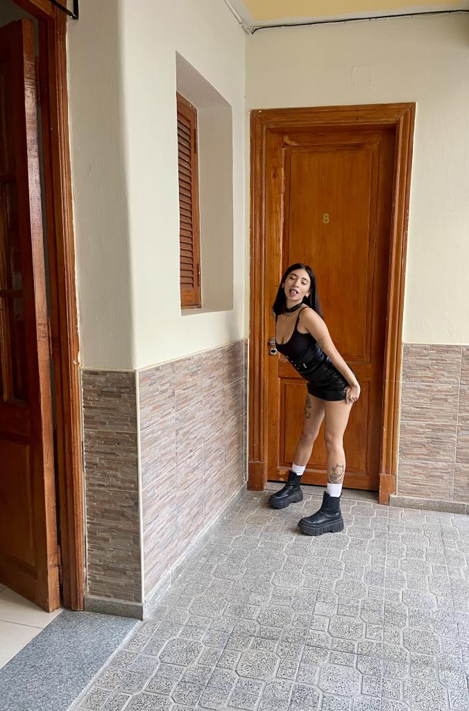 Chica busca chico en Ibiza: 