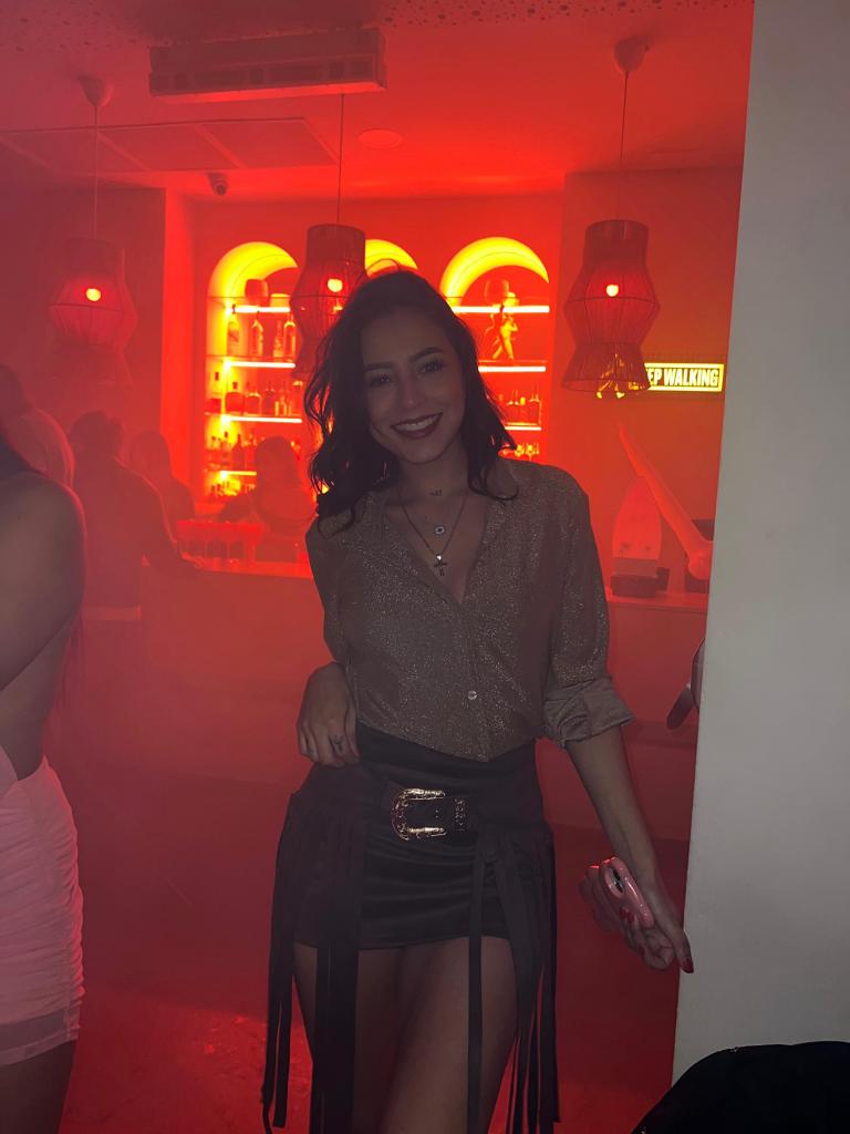 745007244: Chica busca chico en Alicante