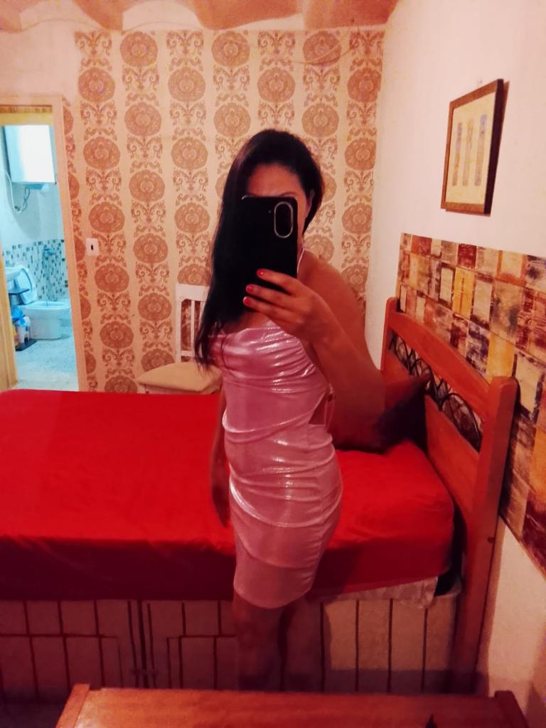 632635079: Chica busca chico en Barcelona