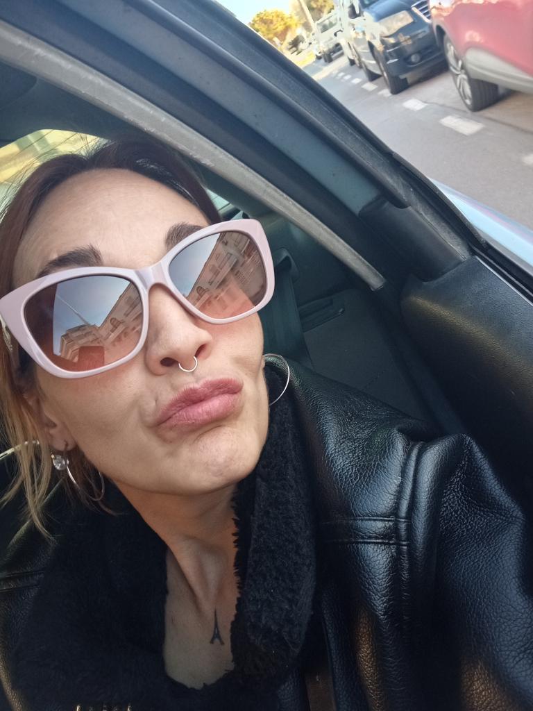 634085344: Chica busca chico en Valencia
