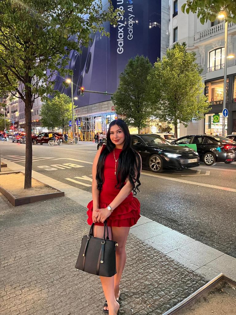 Chica busca chico en Murcia: Chica busca chico