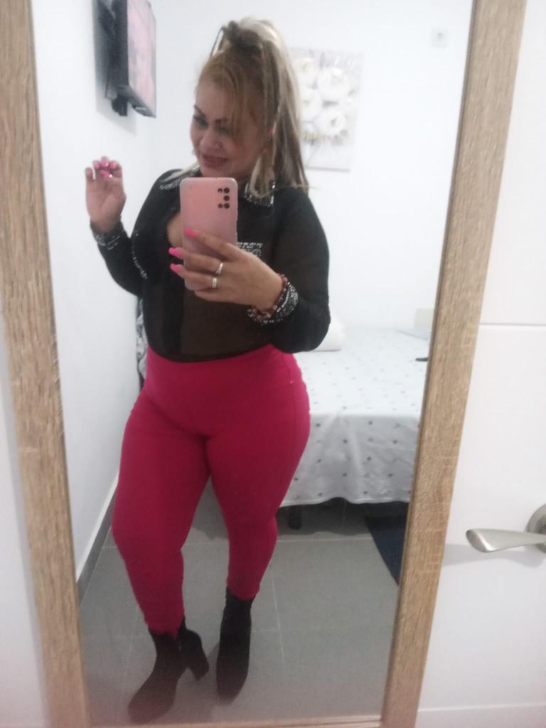 Chica busca chico en Málaga: Chica busca chico