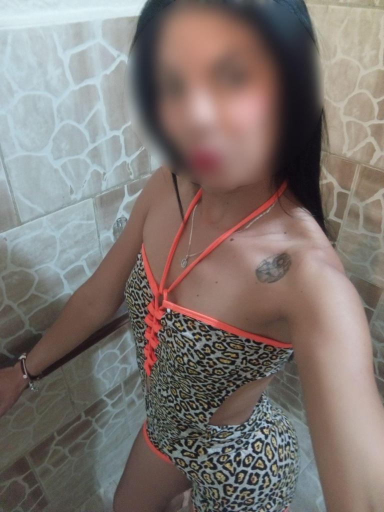 617477661: Chica busca chico en Madrid
