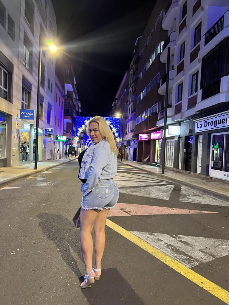 Chica busca chico en Tenerife: 