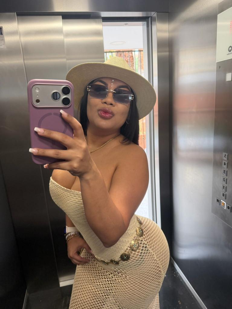 Chica busca chico en Tenerife: 