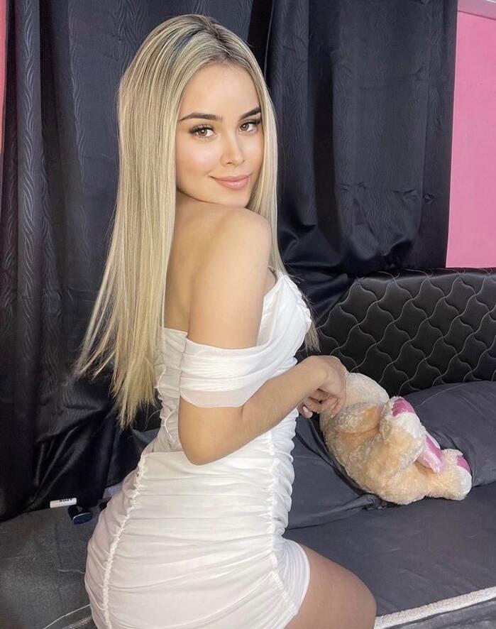 647734866: Chica busca chico en Gerona