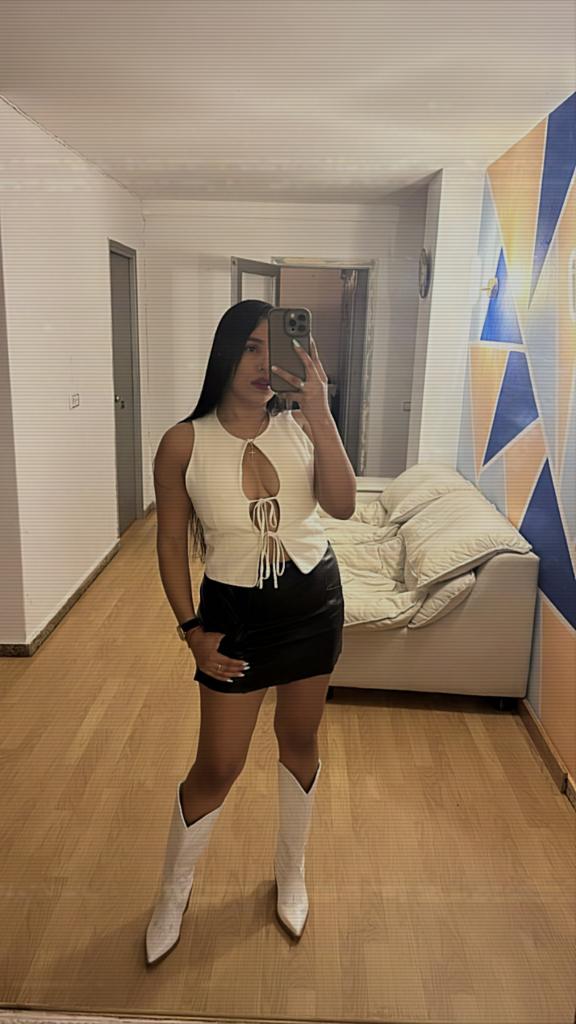 612240321: Chica busca chico en Ibiza
