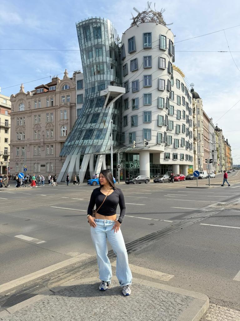 624437839: Chica busca chico en Barcelona