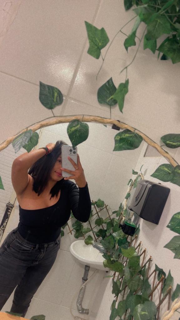 612240321: Chica busca chico en Ibiza