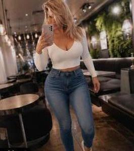 634032206: Chica busca chico en Gerona
