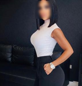 677129906: Chica busca chico en Cádiz