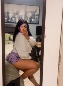 697974485: Chica busca chico en León