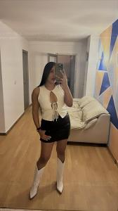 612240321: Chica busca chico en Ibiza