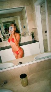 667575803: Chica busca chico en Sevilla