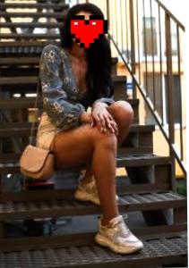 632261537: Chica busca chico en Barcelona