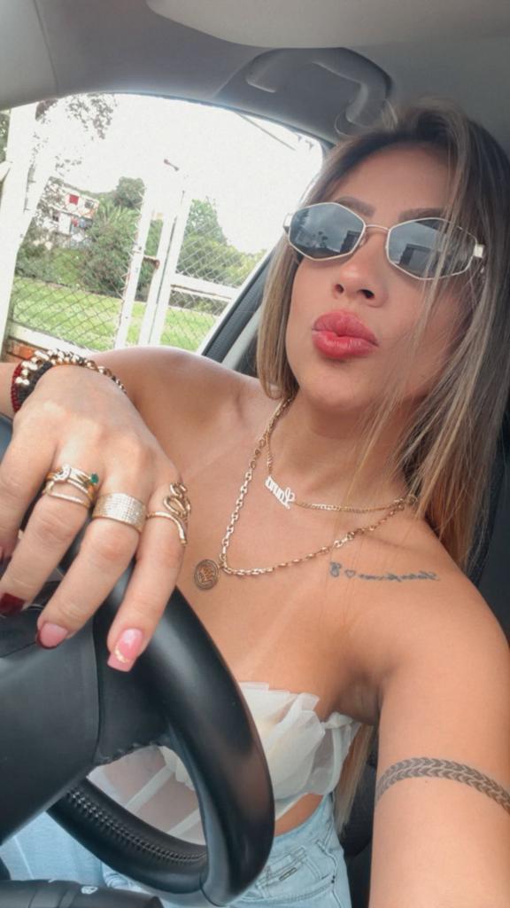 Chica busca chico en Alicante: Chica busca chico