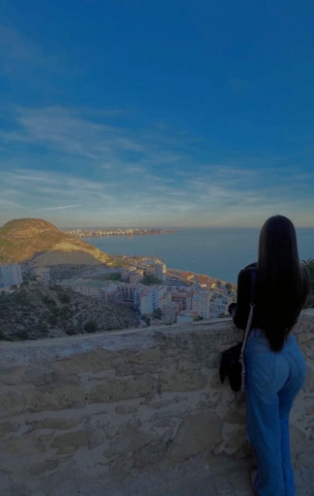 673982788: Chica busca chico en Murcia