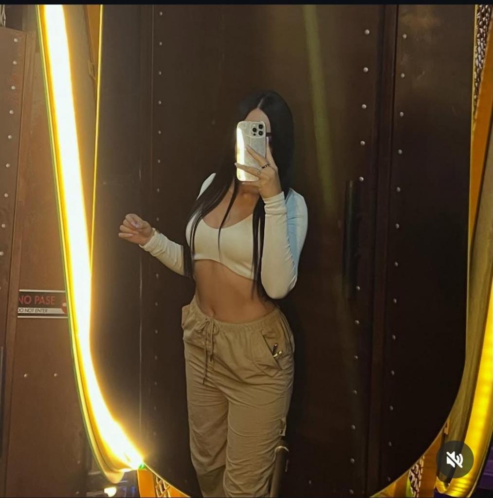 Chica busca chico en Almería: Chica busca chico