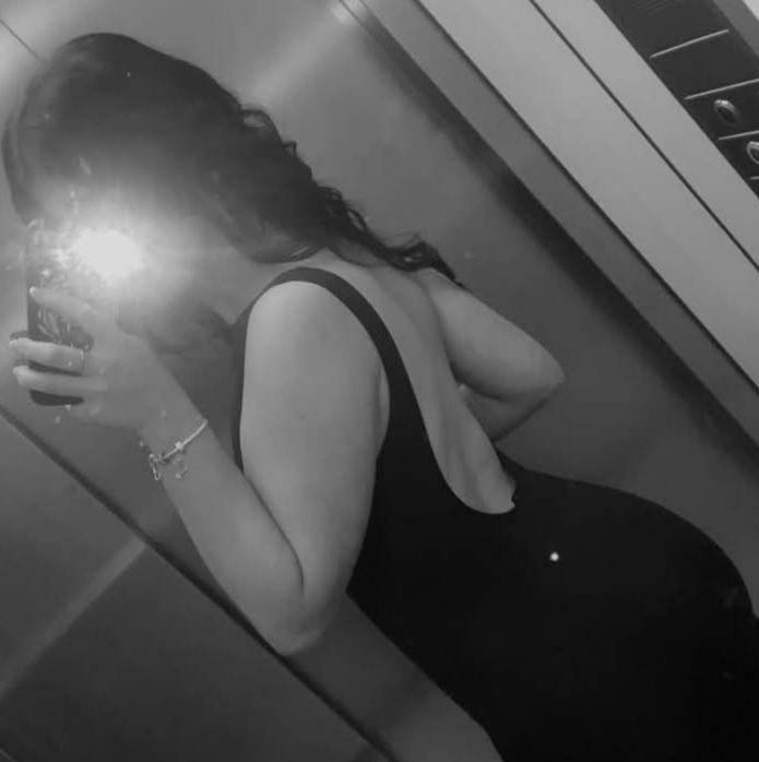 665986922: Chica busca chico en Sevilla