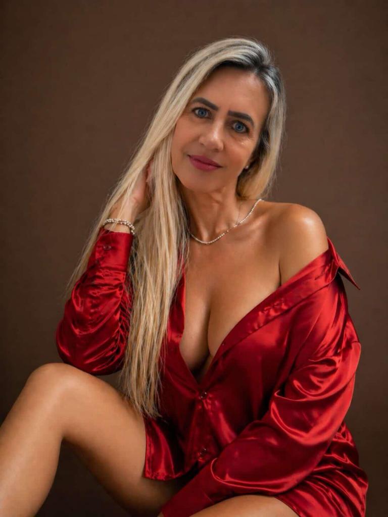 614663544: Chica busca chico en Barcelona