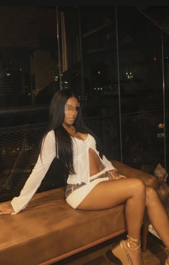 664555644: Chica busca chico en Mallorca