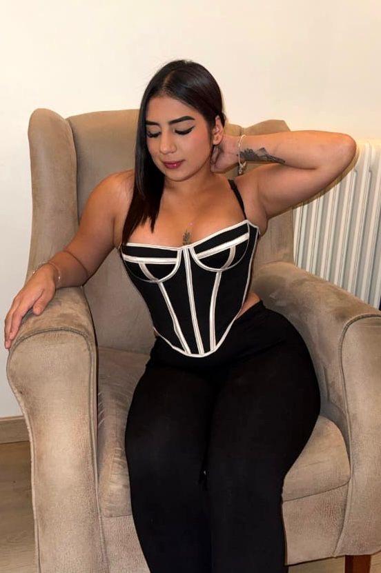 Chica busca chico en Alicante: Chica busca chico