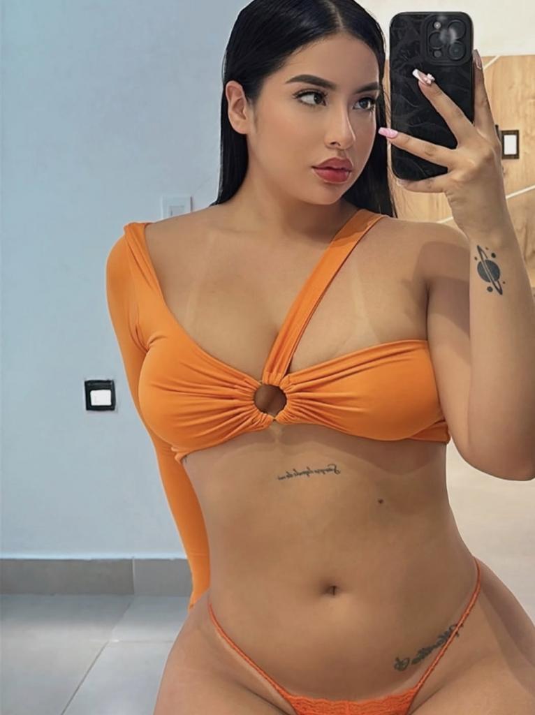 647734902: Chica busca chico en Barcelona