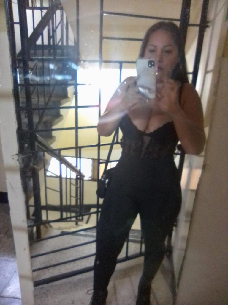 627438306: Chica busca chico en Barcelona