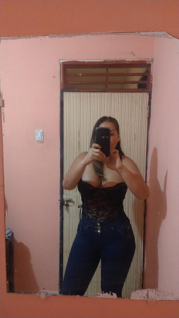627438306: Chica busca chico en Barcelona