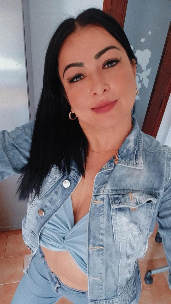 673982968: Chica busca chico en Valencia