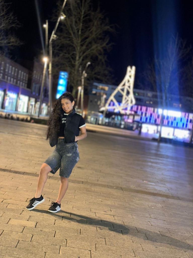 743026293: Chica busca chico en Alicante