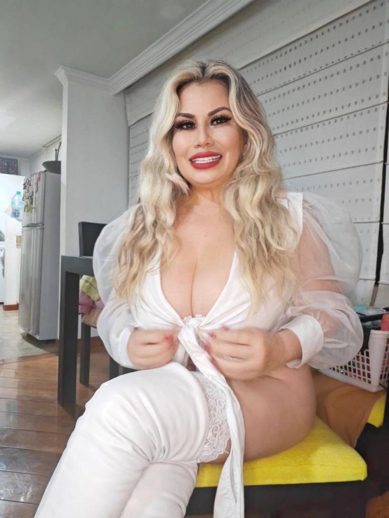 638848870: Chica busca chico en Málaga