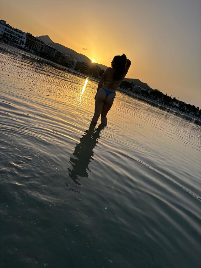 Chica busca chico en Tenerife: 